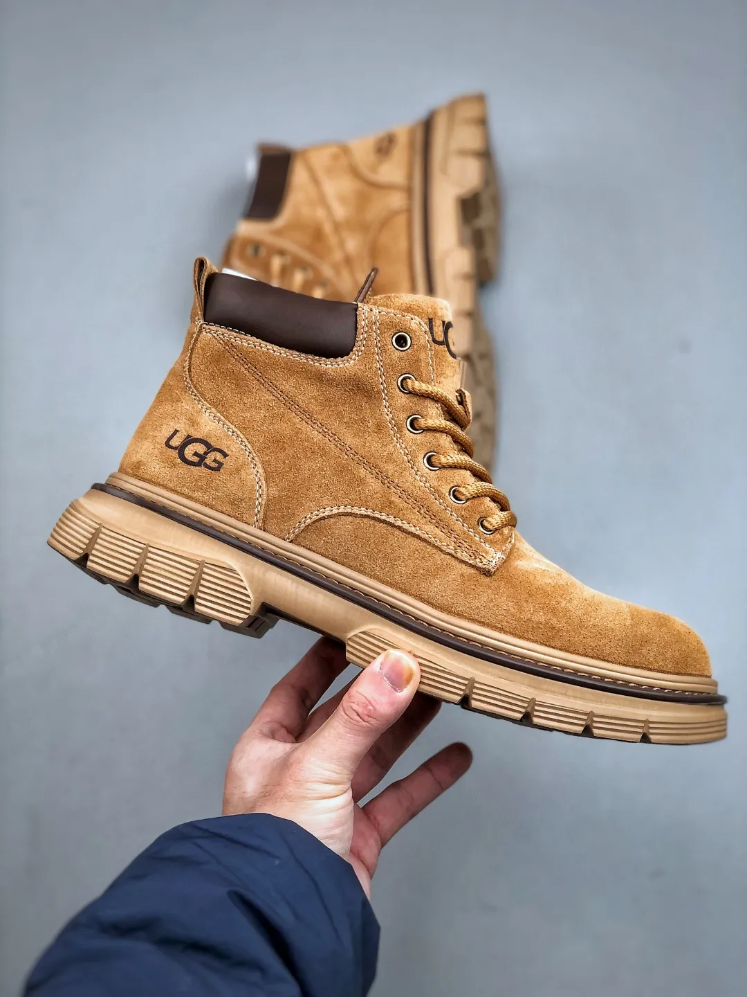 Local self-pickup💰560 supports store placement New goods🚀#UGG New products for autumn and winter (plush integrated lining🔥warm and heat-locking) must-haves for autumn and winter Outdoor mid-top casual Martin boots snow boots series Guangdong factory quality Autumn and winter new styles Fashion trend matching Fabrics are imported from Italy frosted cowhide All shoes are made of genuine cowhide materials from outsole to hardware are made from OEM raw materials Good products do not kill pigs The quality of the first order is strictly controlled A full set of official website unified packaging. This year’s winter cold-proof outdoor products are a must-have for daily casual matching for sportsmen‼ American affordable luxury brand [UGG] Tasman Weather Hybrid Tasman hybrid series mid-top lightweight casual Martin boots "Size: 38-44 (one size larger than sports shoes)